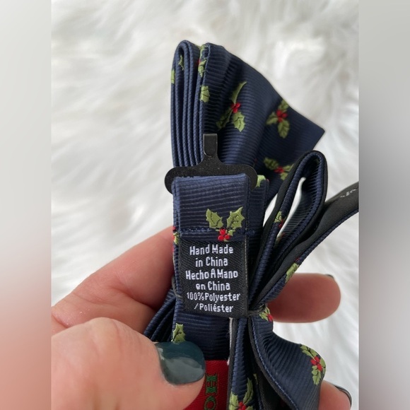 Men’s Christmas Bow tie - Picture 2 of 4